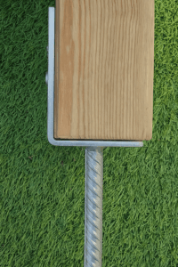 L-type post support in use